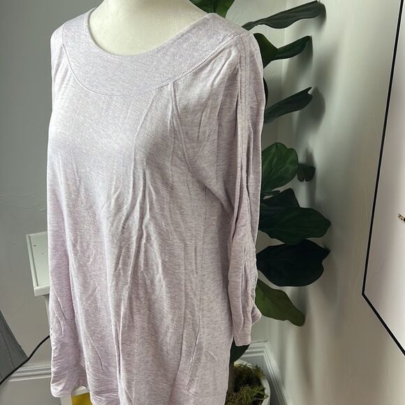 Chicos Zenergy Lavender Top - Picture 2 of 2